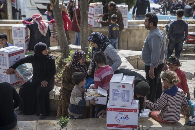 Afrin'de yardım seferberliği devam ediyor